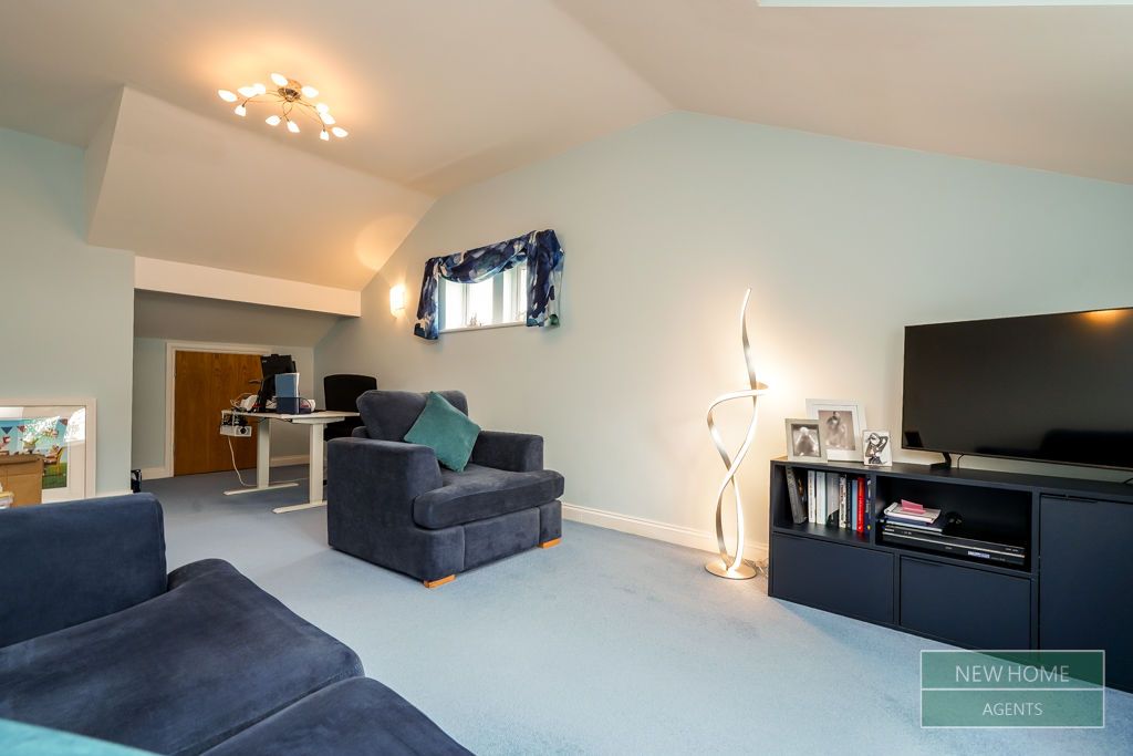 Property photo 2 of 13 Photo 11