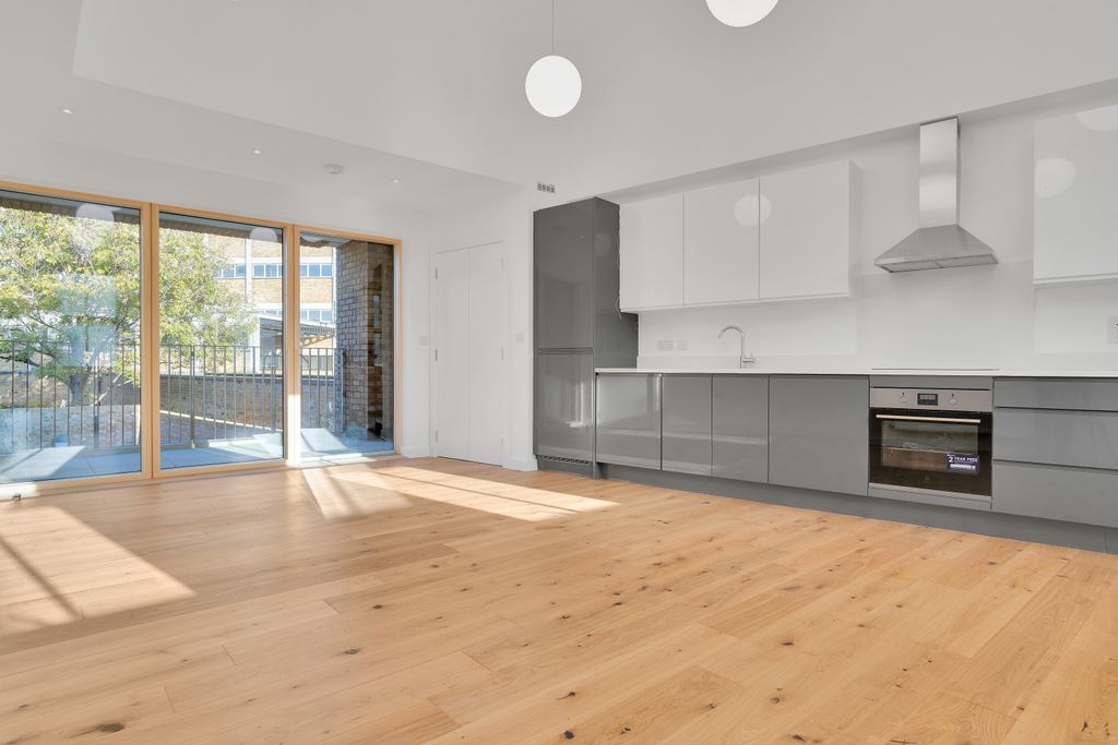 Property photo 1 of 14 Photo 01