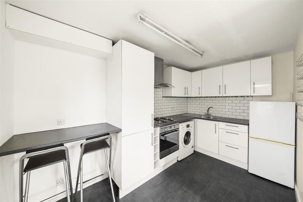 Property photo 3 of 11 3