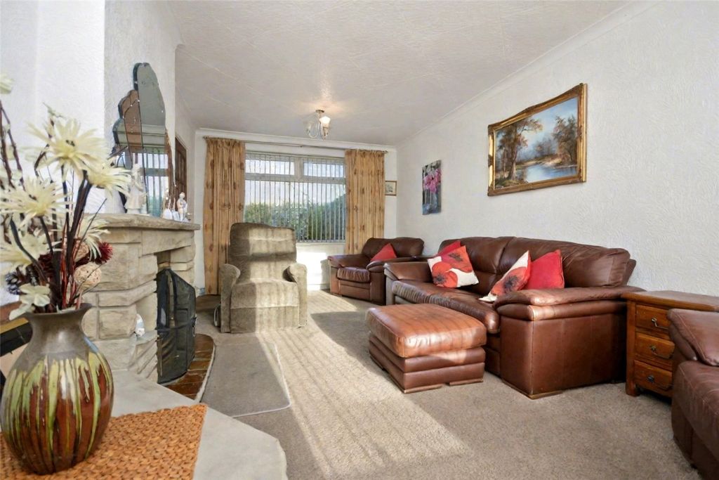 Property photo 2 of 18 Picture No. 27