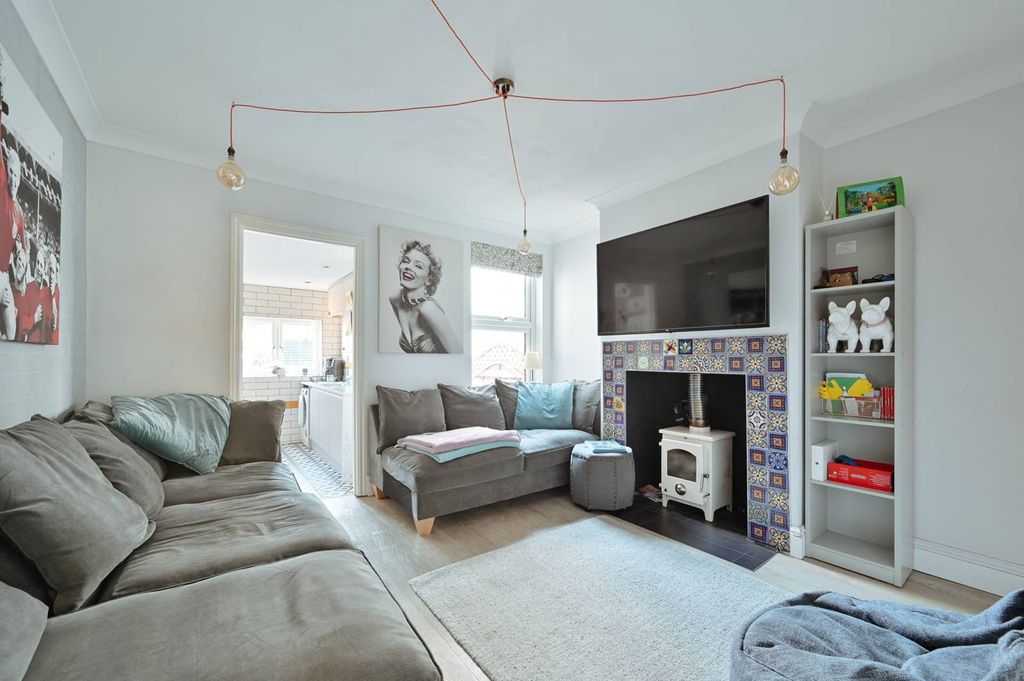 Property photo 2 of 21