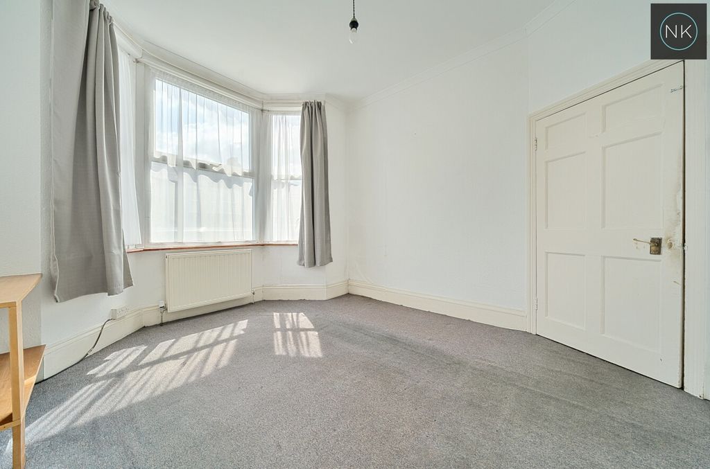 Property photo 2 of 33 4199845