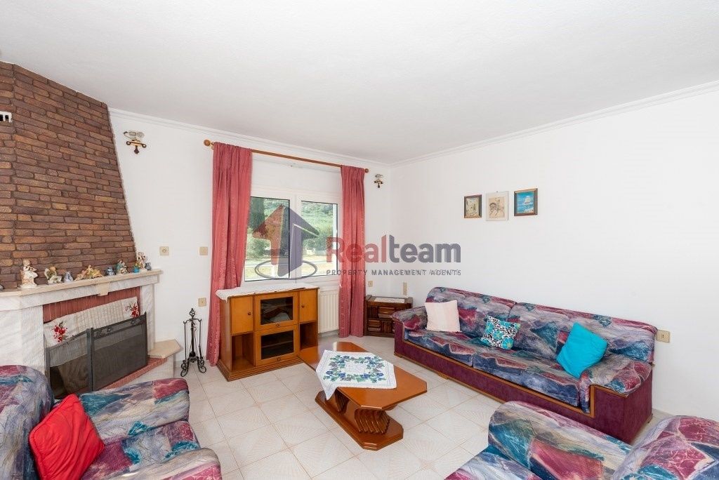 Property photo 3 of 24