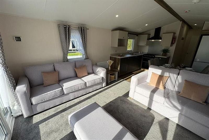 Property photo 3 of 9 007477 2 20260215 00.Jpeg