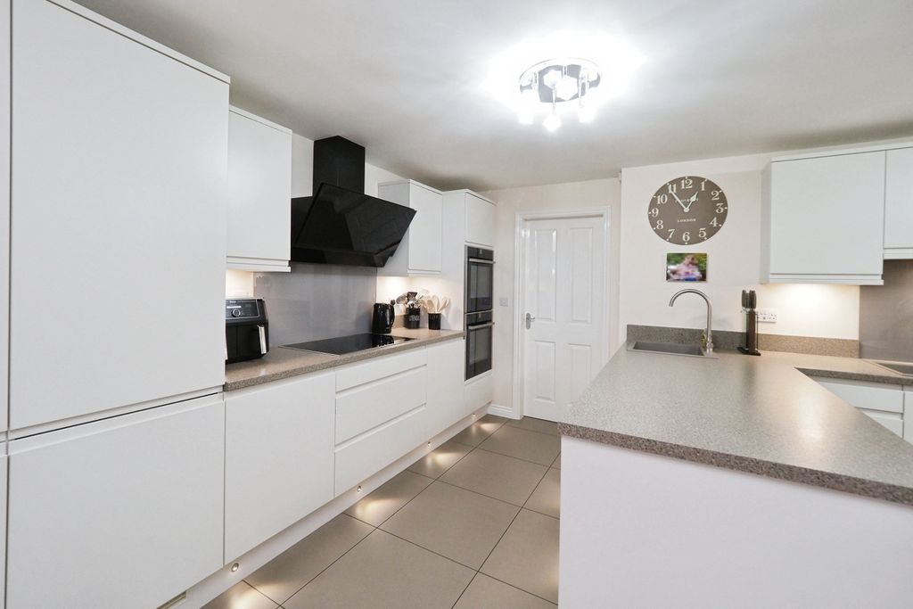 Property photo 2 of 20 Img_4221