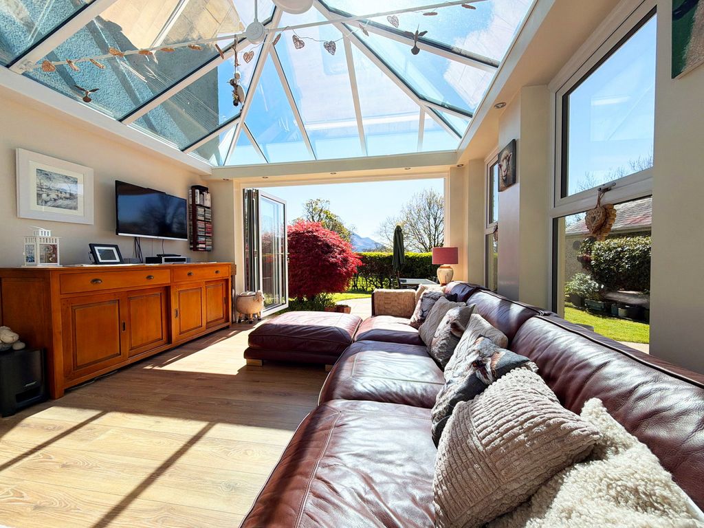 Property photo 2 of 36