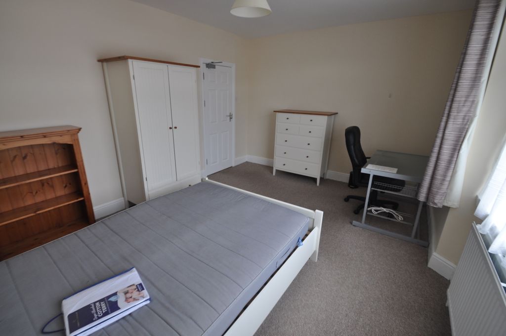 Property photo 1 of 8 Cover