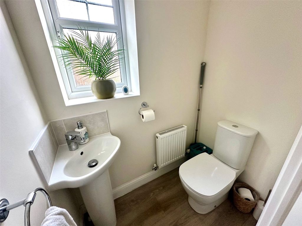 Property photo 2 of 14 Picture No. 12