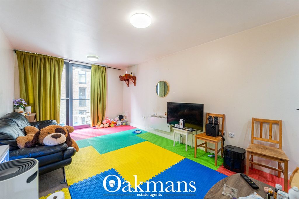 Property photo 2 of 18 Picture No. 03