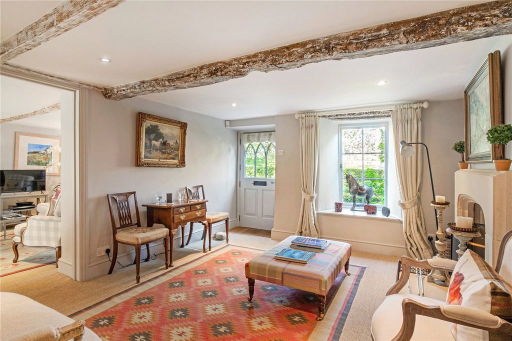 Property photo 3 of 15 Entrance Hall/Snug