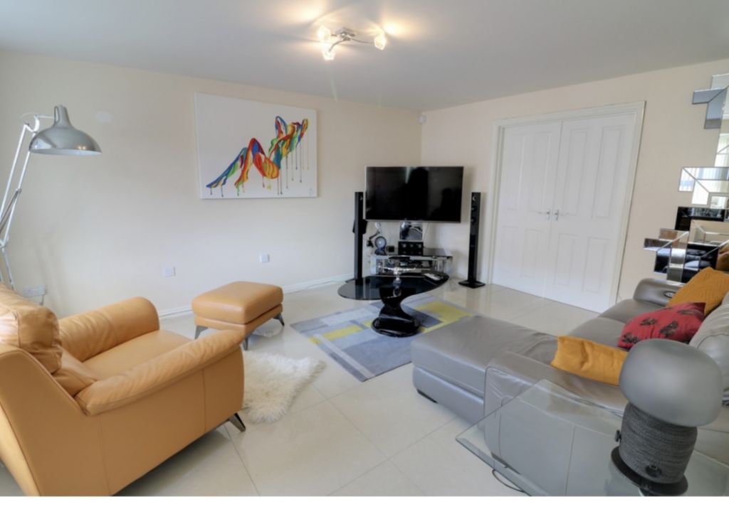 Property photo 2 of 6