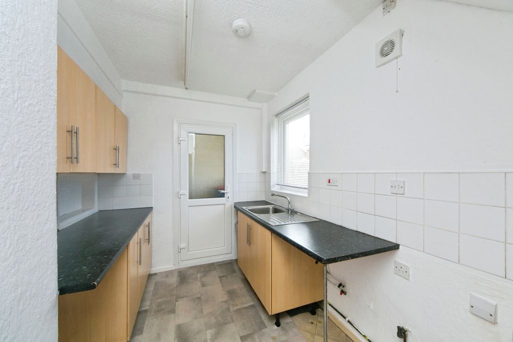 Property photo 3 of 16 Pbox-Img.Jpg
