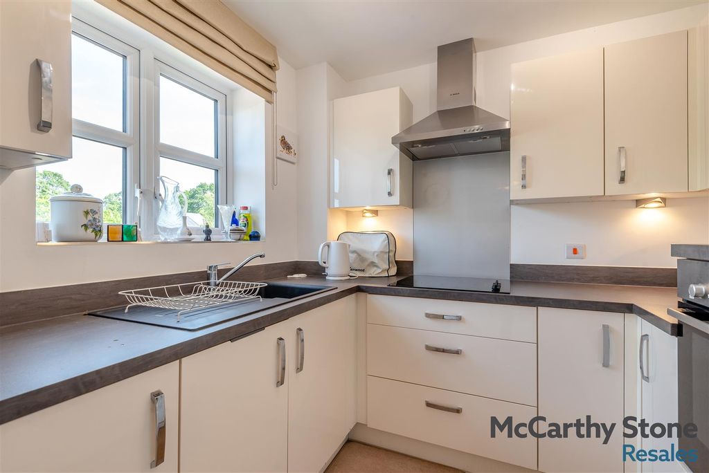 Additional image 5 of 2 bed flat for saleGibson Court, Tattershall Road, Woodhall Spa LN10
