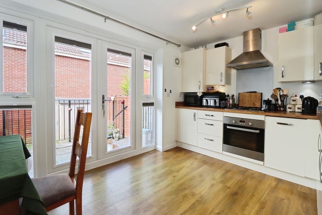 Property photo 3 of 15 Pbox-Img.Jpg