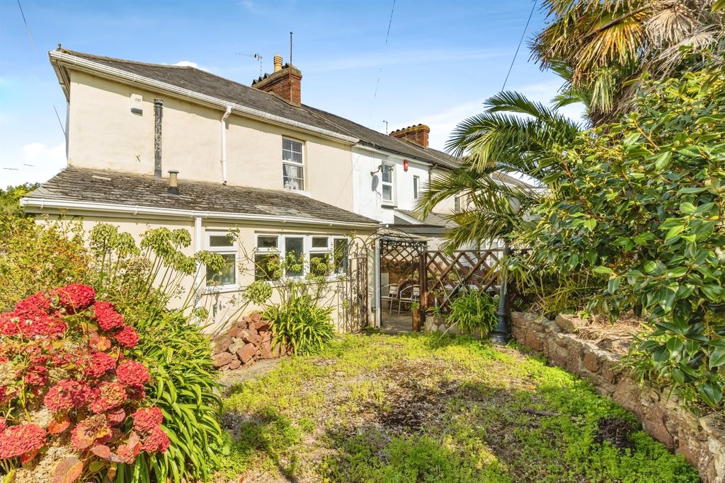 Property photo 2 of 10