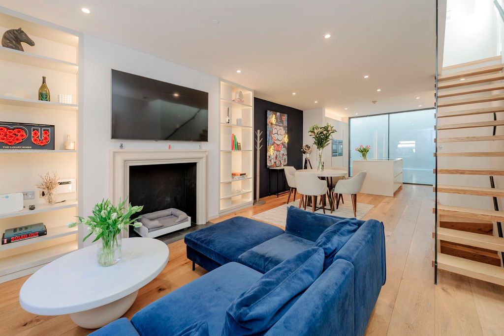 Property photo 2 of 16