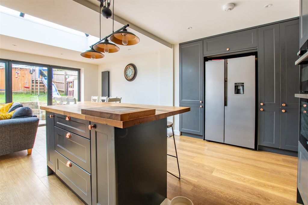 Property photo 2 of 15 Dsc_2724-Hdr.Jpg