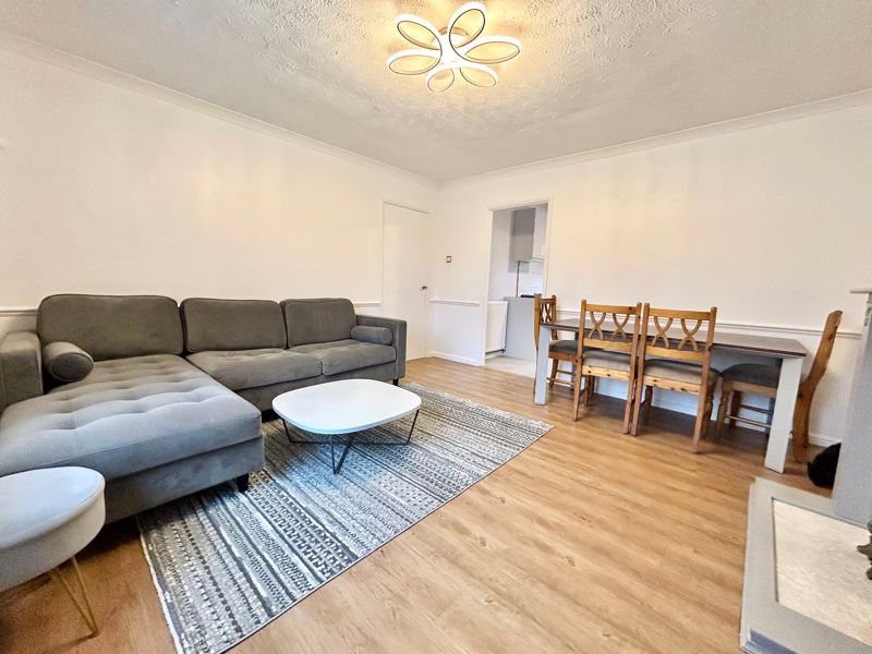 Property photo 2 of 14 Lounge