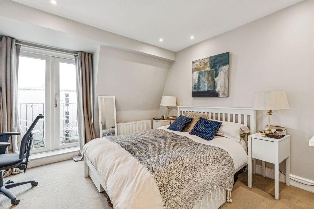 Property photo 3 of 6