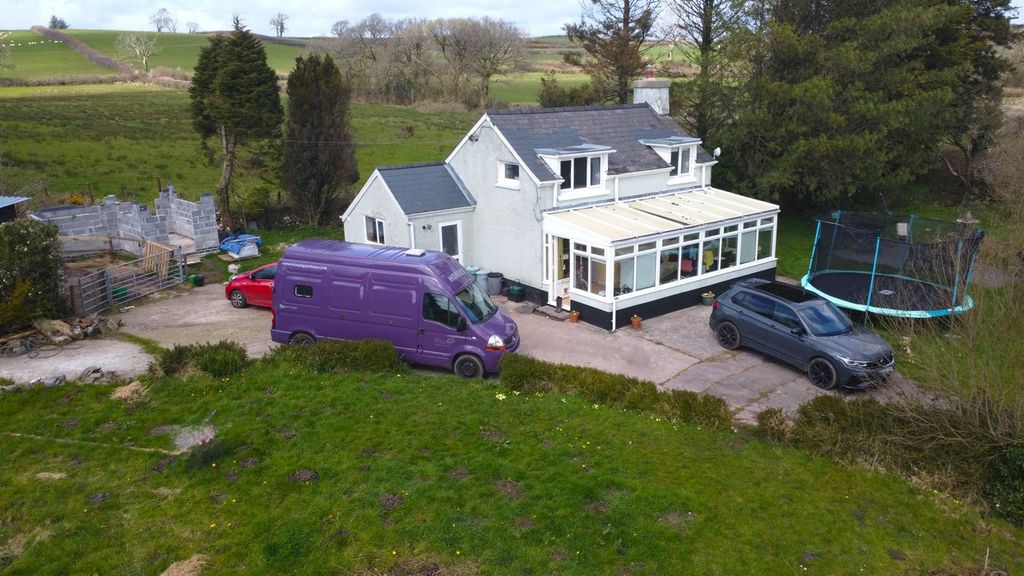 Property photo 2 of 22