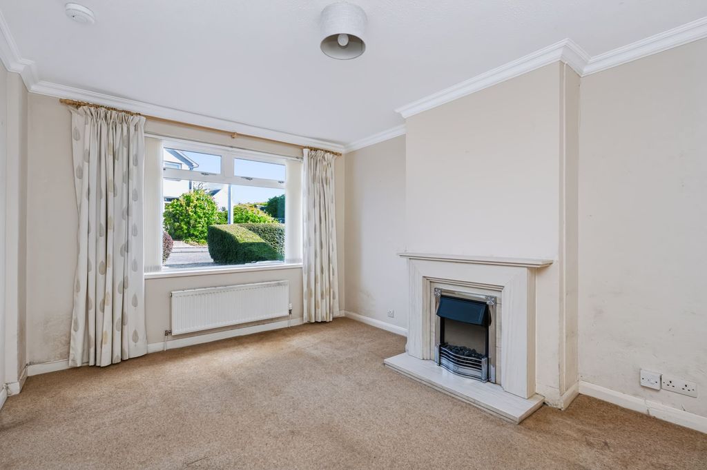 Property photo 2 of 37