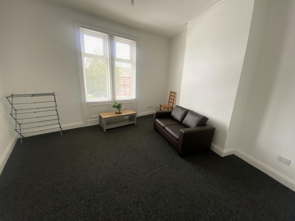Property photo 3 of 8 Living Room