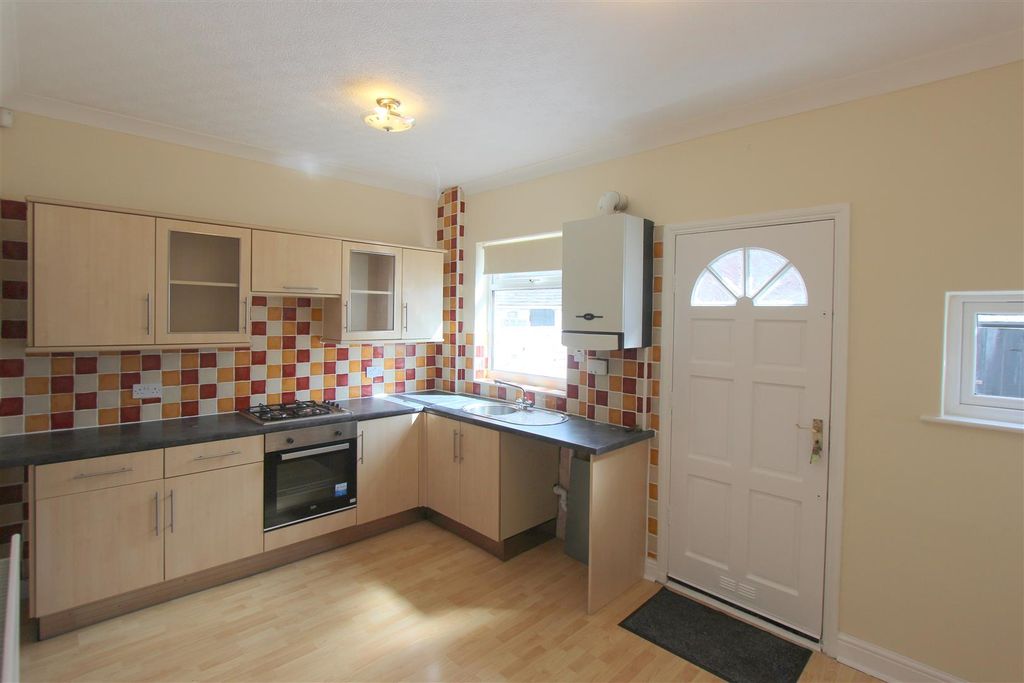 Property photo 3 of 8 Kitchen/Diner