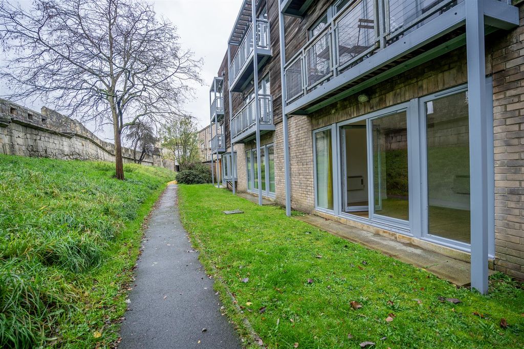 Property photo 1 of 8 4 MC-7.Jpg