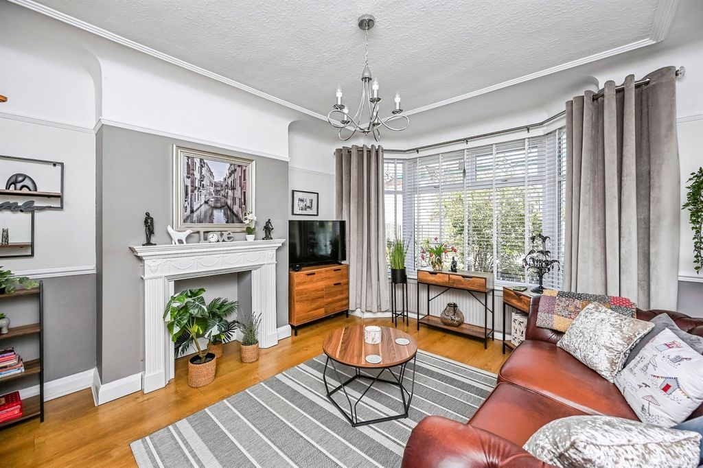 Property photo 3 of 16