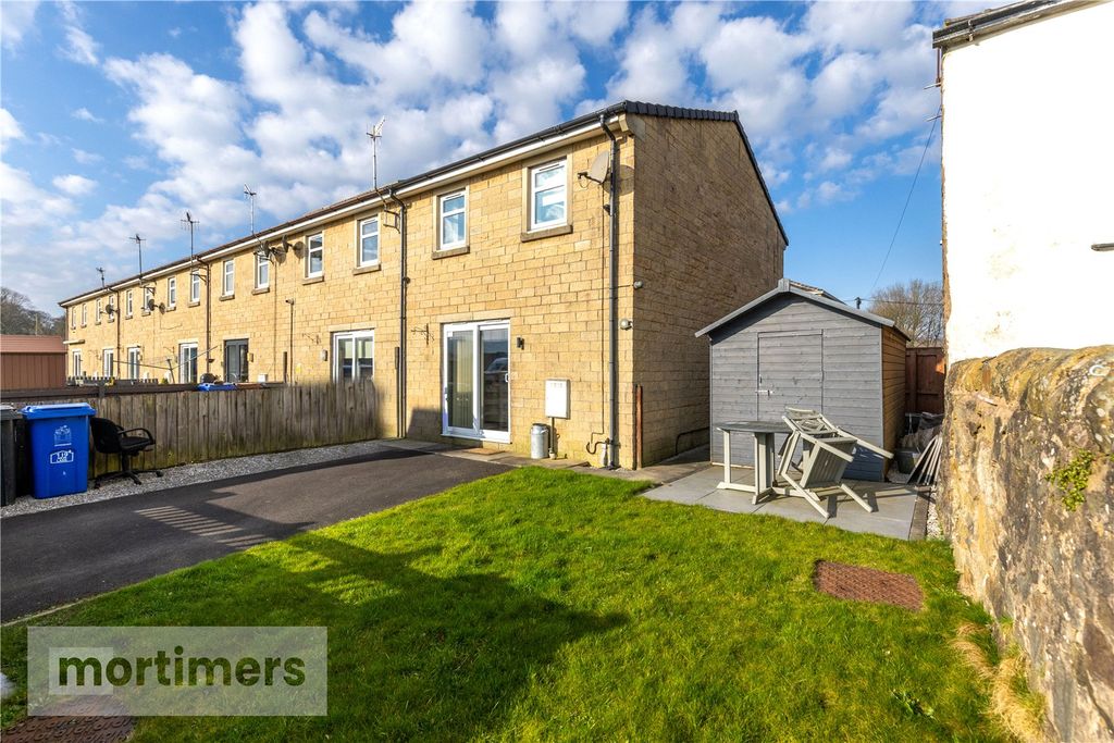 Property photo 3 of 21 Garden