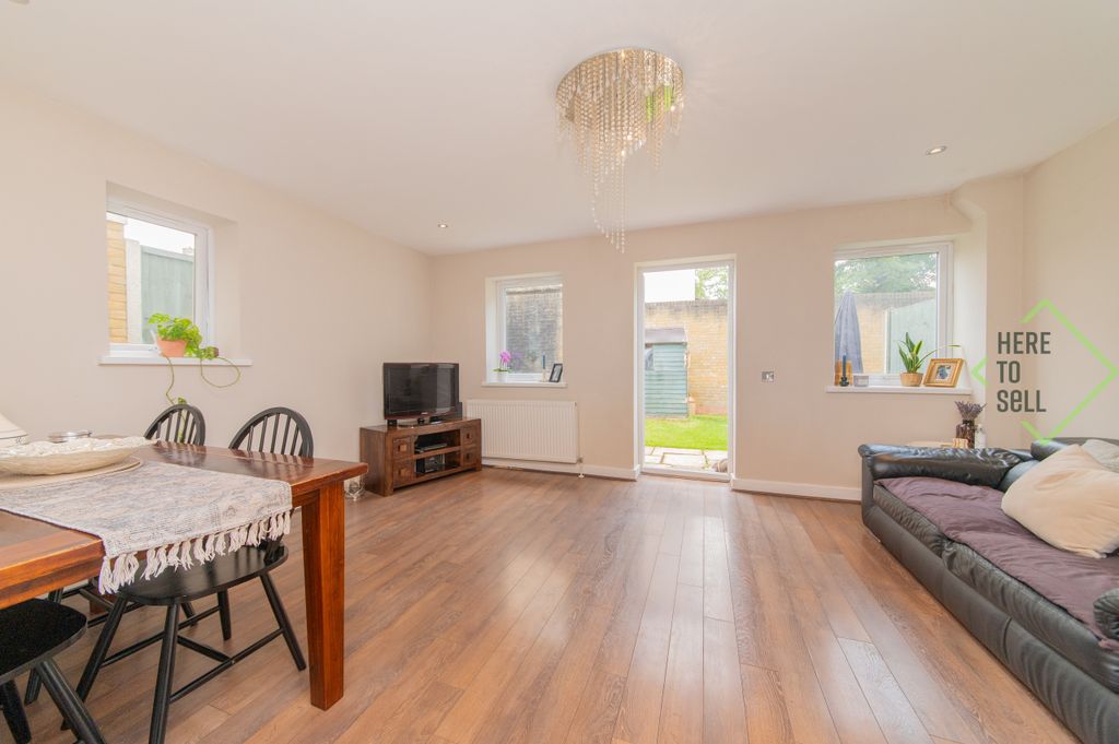 Property photo 3 of 22 Reception