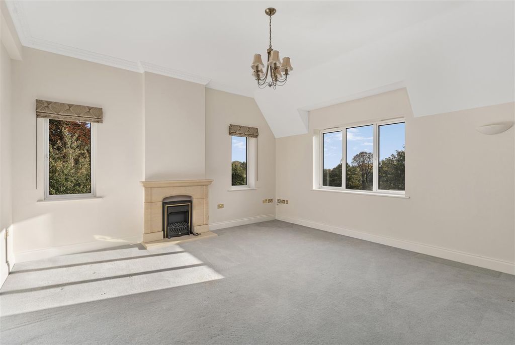 Property photo 2 of 20 Apartment 10, Godswell Park, Bloxham-5.Jpg