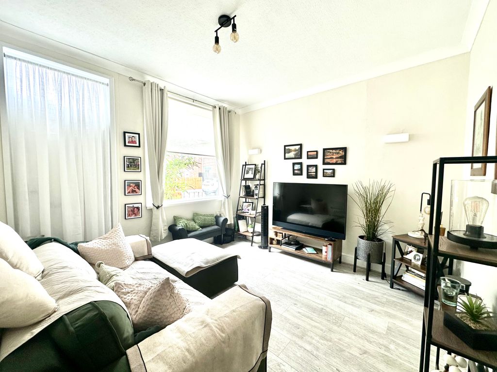 Property photo 2 of 15 Img_7864