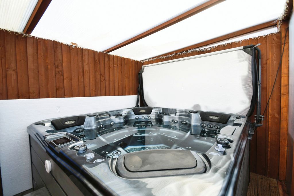 Property photo 3 of 14 Photography