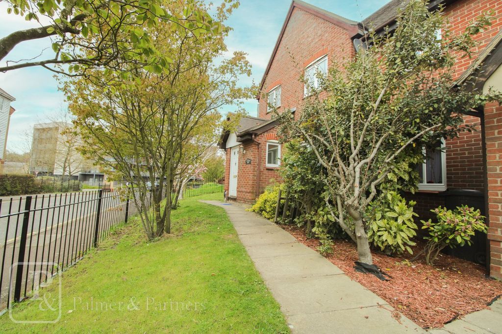 Property photo 1 of 13 External