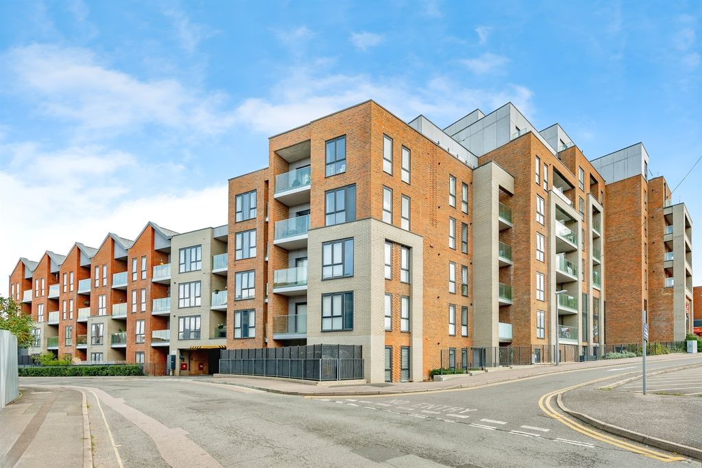 Property photo 1 of 12