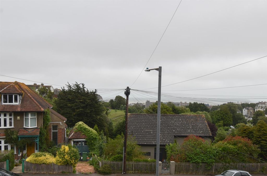 Property photo 3 of 11 Views
