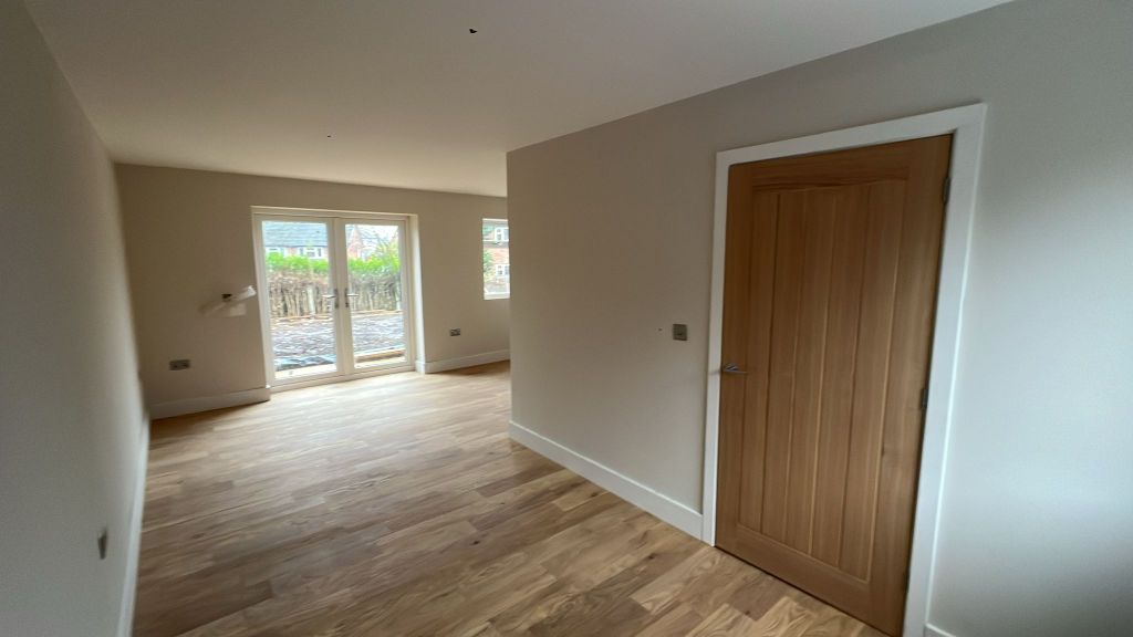 Property photo 2 of 13 Whatsapp Image 2025-11-22 At 12.38.53_B00d550A