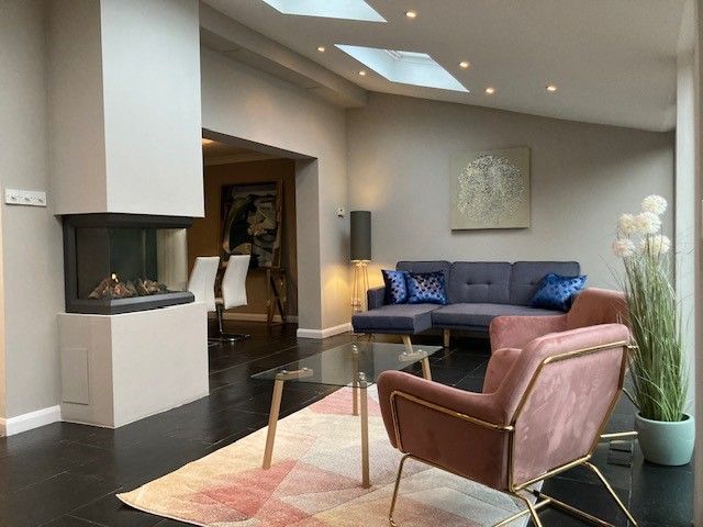 Property photo 3 of 18 Conservatory