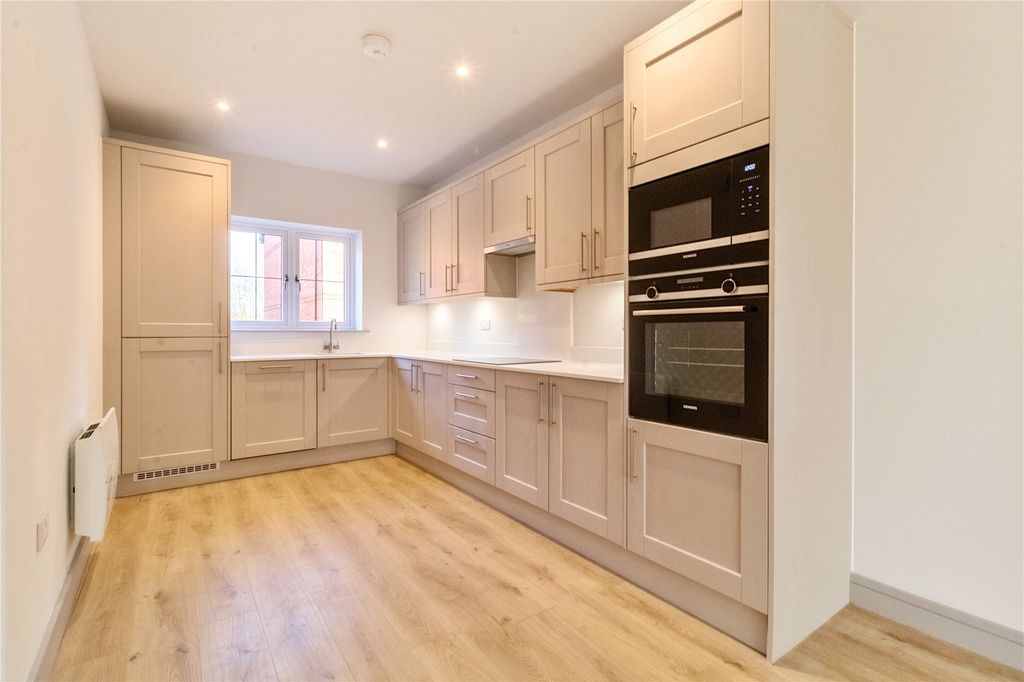 Property photo 2 of 9 Kitchen