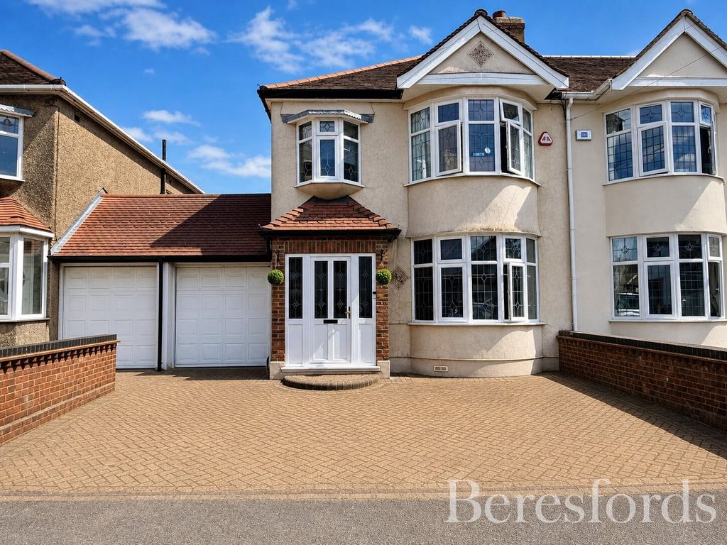Property photo 1 of 19 Picture No. 02