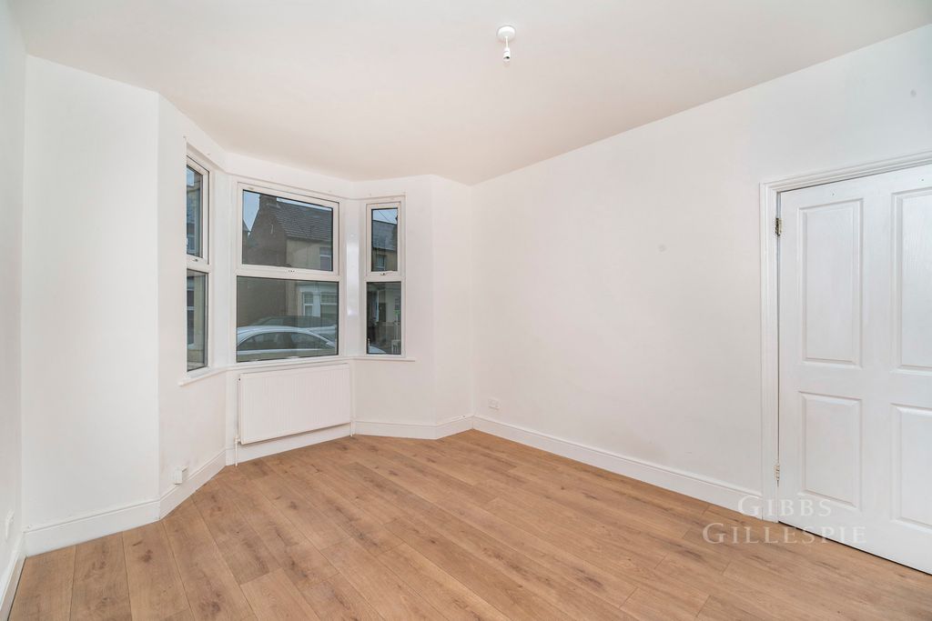 Property photo 3 of 18 Pbox-Img.Jpg