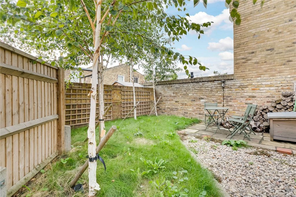 Property photo 2 of 6