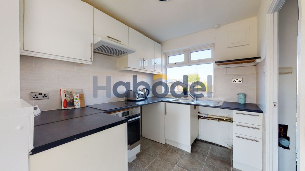 Property photo 2 of 8