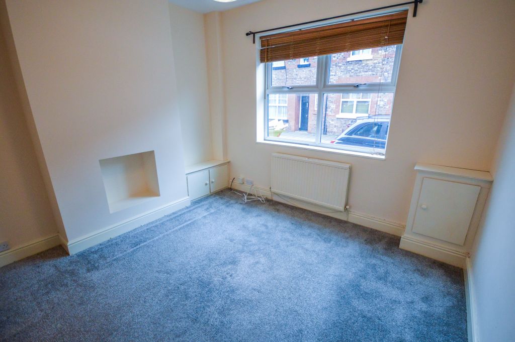 Property photo 3 of 20 Living Room