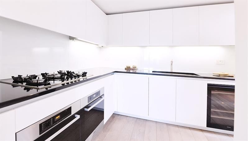 Property photo 3 of 6 Kitchen