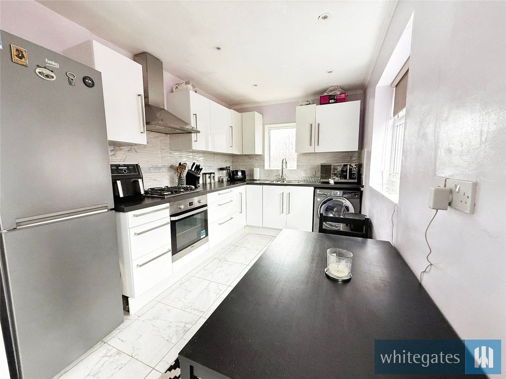 Property photo 2 of 19 Picture No. 36