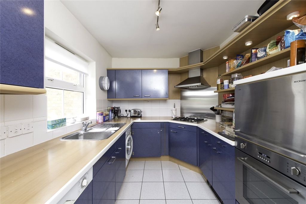 Property photo 3 of 6