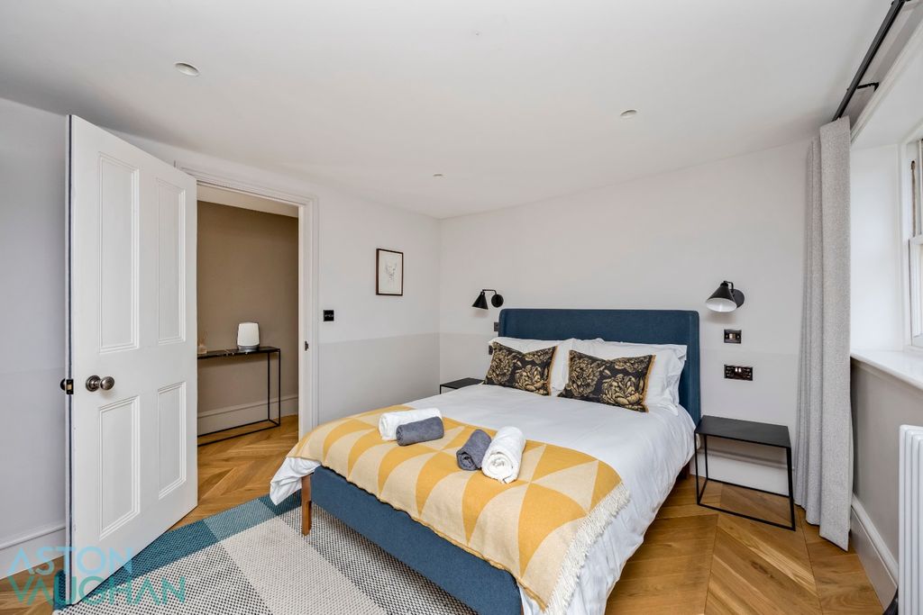 Property photo 1 of 9 4879590