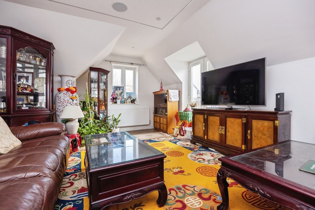 Property photo 2 of 17 Photo